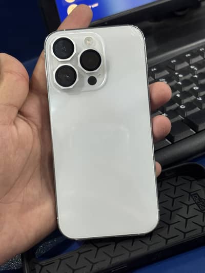 iPhone 14 Pro JV / Non PTA – 10/10 Condition – 82% Battery Health.