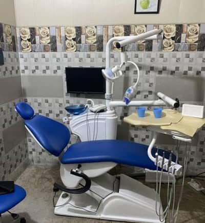 Dental surgeon