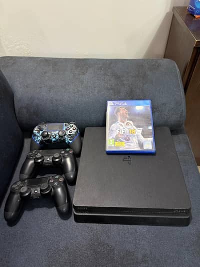 PlayStation 4 slim 500gb
