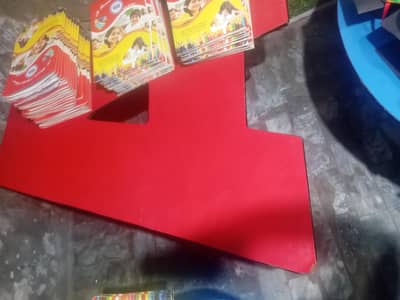 Table 4 price  1 piece  4500 4 table 18000