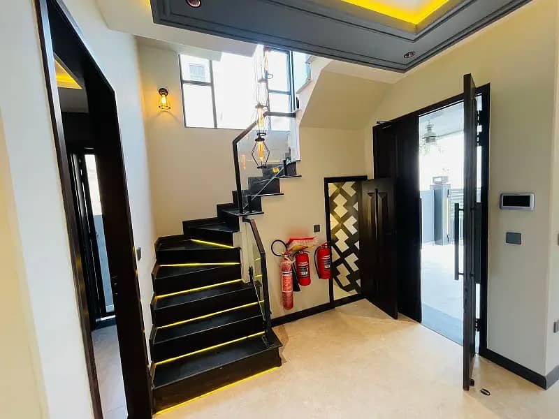 Luxury 5 Marla Ultra-Modern Villa for Sale Designer Interior City ...