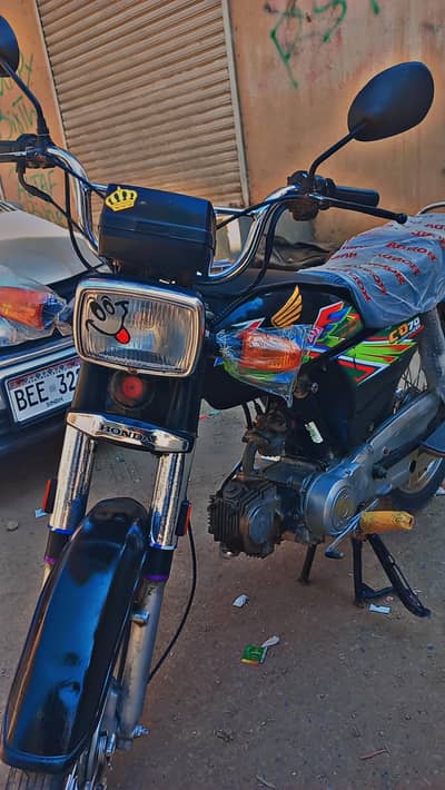 Honda CD 70 2021 karachi nam contact 0319 4725877