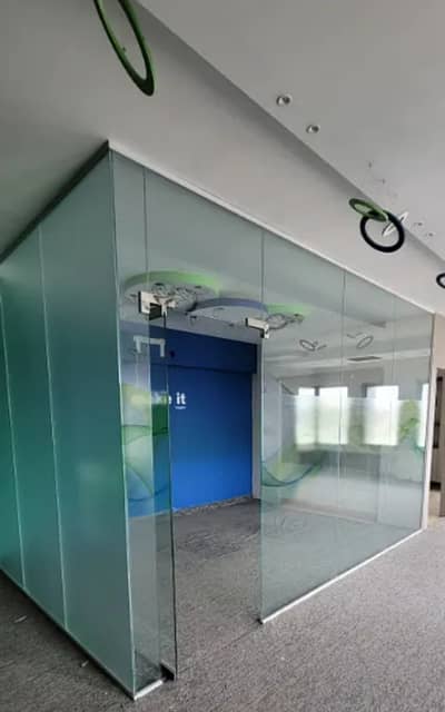 Parsa Tower sami furnished office for rent 1585sqft in shahar e Faisal