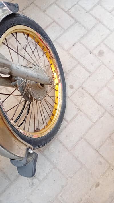 engune iz good condition samoth drive totaly munasib proce argunt sale