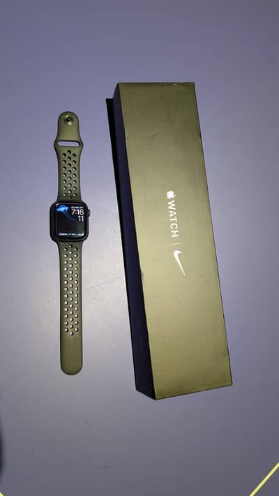 Nike limited editon apple watch series 7