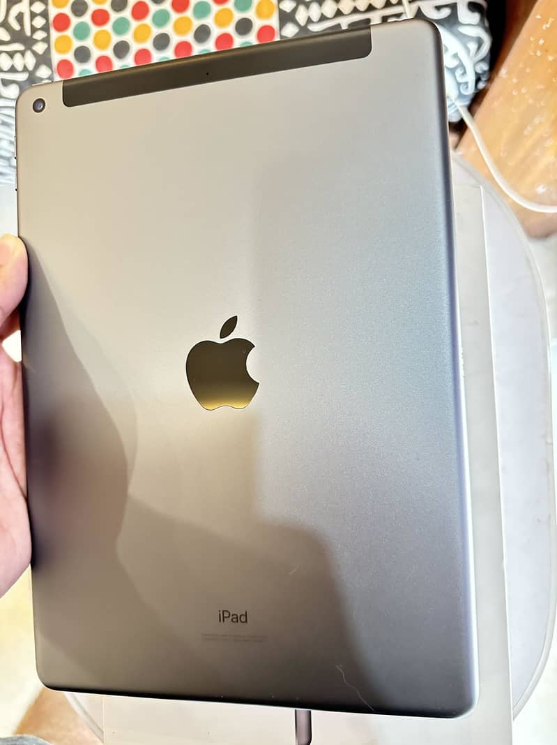 IPAD 7th generation 10/10 3