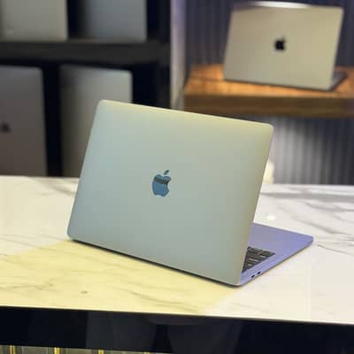 "SPECIAL OFFER" MacBook pro 2019 13.3inch core i7 CTO 16GB RAM 1TB Ssd