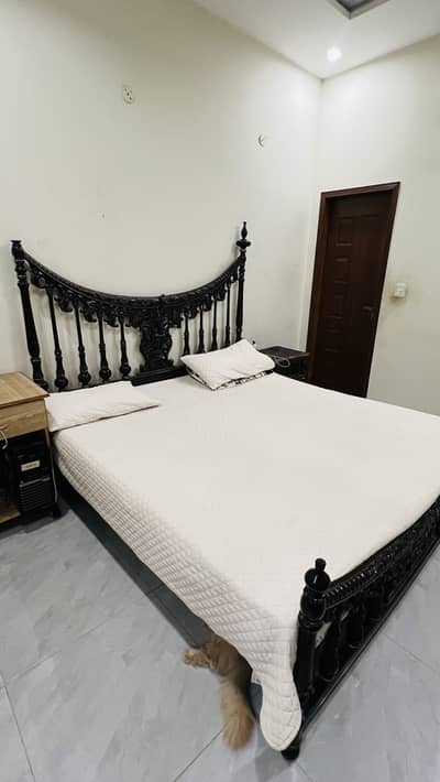 URGENT bed set for sale - 03238850108