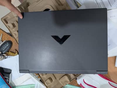 HP VICTUS 15 INCH GAMING LAPTOP 15-FB2082WM SLIGHT USED 10/10 BATTERY