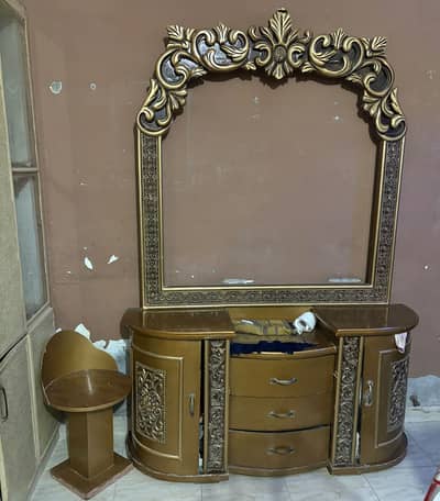 Dressing plus side tables