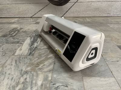 Mobile paper cutting machine