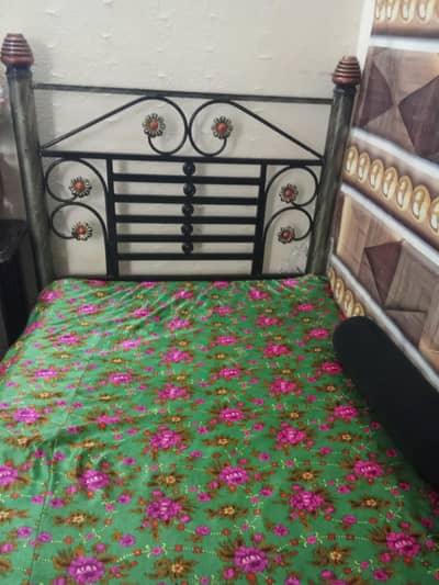 Iron single bed with mattres and table for sale urgently