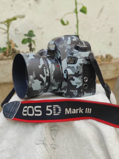 Canon 5d mark iii with all accessories