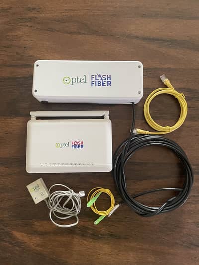 PTCL Flash Fiber ZTE ZXHN F670L Wifi Router with Box & Cables