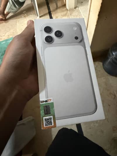 17 pro max 256 gb gnext pta approved 1 cycle count