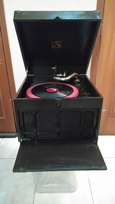 old antique His master voice company  vinly record player
