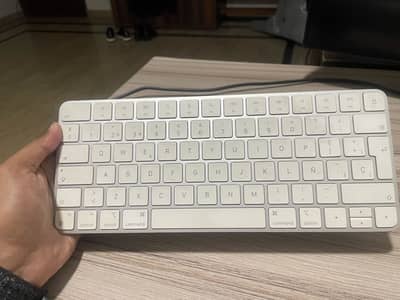 Apple Magic Mouse 2 & Magic Keyboard 2