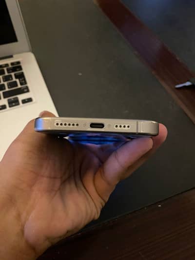  iPhone 15 Pro Max – 256GB (Used)