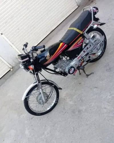 Honda 125cc bike for sale032"77"51"78"98