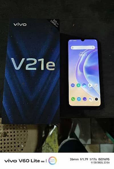 Vivo v 21e 8 GB RAM 128 GB memory 0325/1263/112