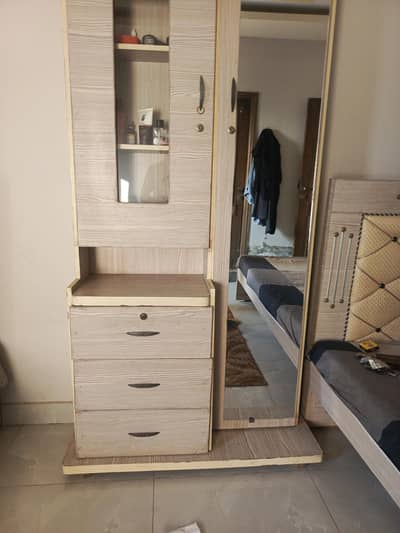 2 bed 2 site table 1 dressing table