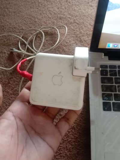 Apple MacBook Pro 4+4+  128  Mobile No 03231757630