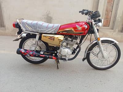 Honda CG 125 23 Bata 24 Model special Gold Edition Punjab registered
