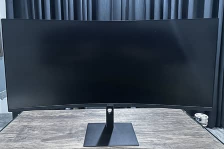 Xiaomi Curved Gaming Monitor 34” (G34WQi) – 180Hz Ultrawide, 3440×1440