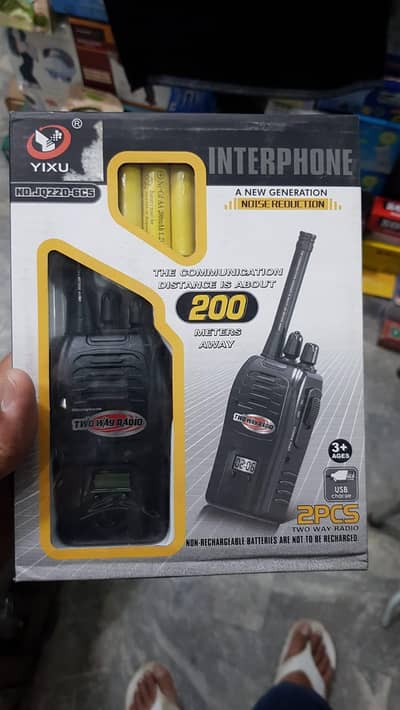 new walkie-talkie 2.4ghz 200m range also new