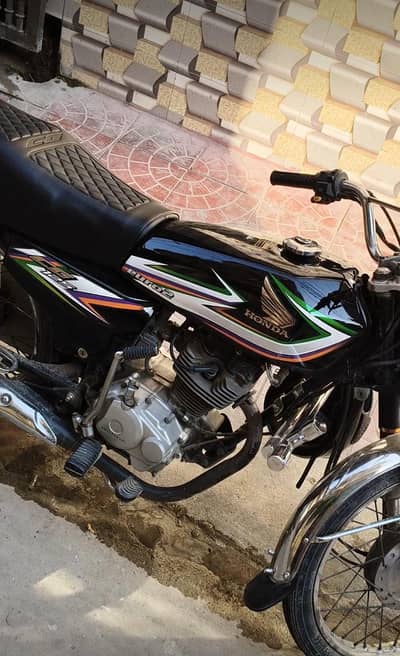 125, 2015 model for sale