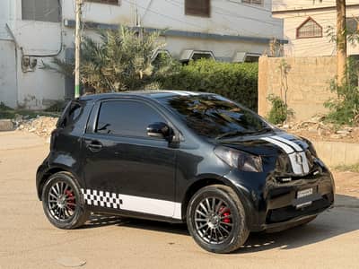 Toyota IQ (smart car)