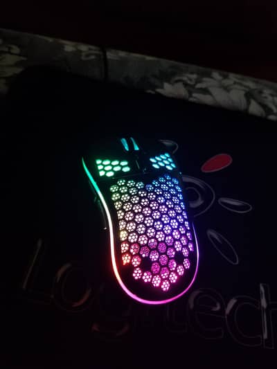 Xstrike me gaming mouse 6400 DPI 2 side buttons full rgb