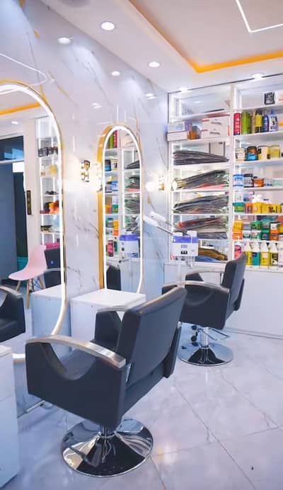 DHA phase 1 main Salon k liye expert karigaron ki zarorat hai