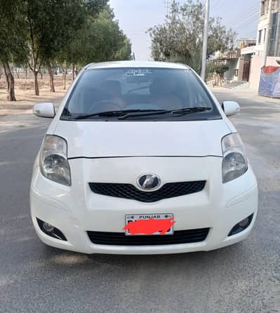 Toyota vitz 2008/2009 pearl white