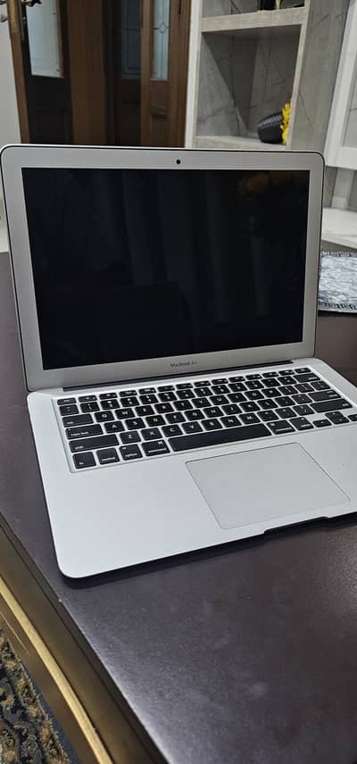MacBook Air 2015 Model Core i5 13.3-inch with 256 GB SSD and 8 GB RAM