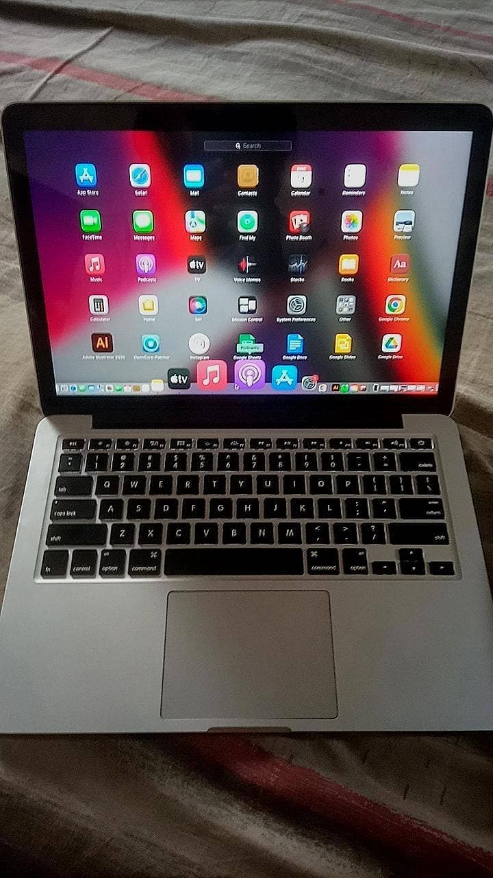 (MacBook pro) (processor core i7) 0