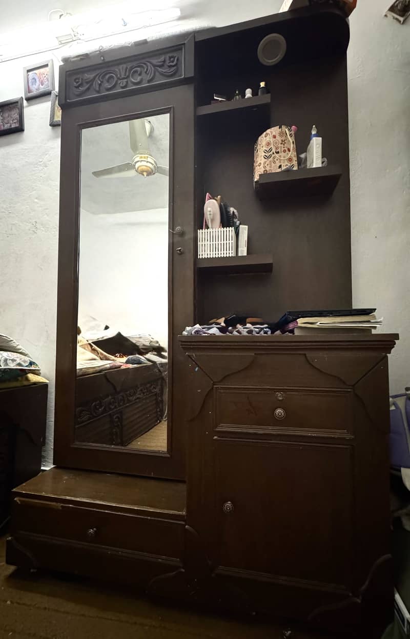 Dressing table with mirror 0