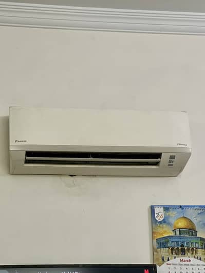 1 Ton used Daikin Inverter AC