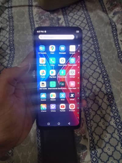 Good phone useually one hand