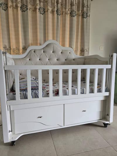 baby cot for sale