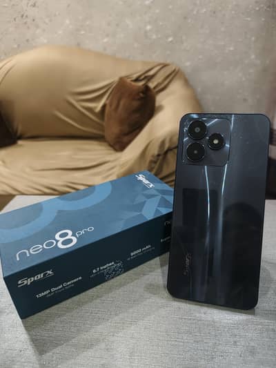 Spark neo8pro 4/128  just like new