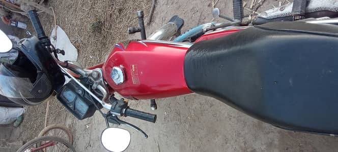Honda 125 origiol body. keyless  original engine . . all ok . .