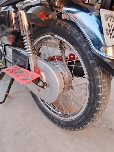 Honda 125 self start new condition German