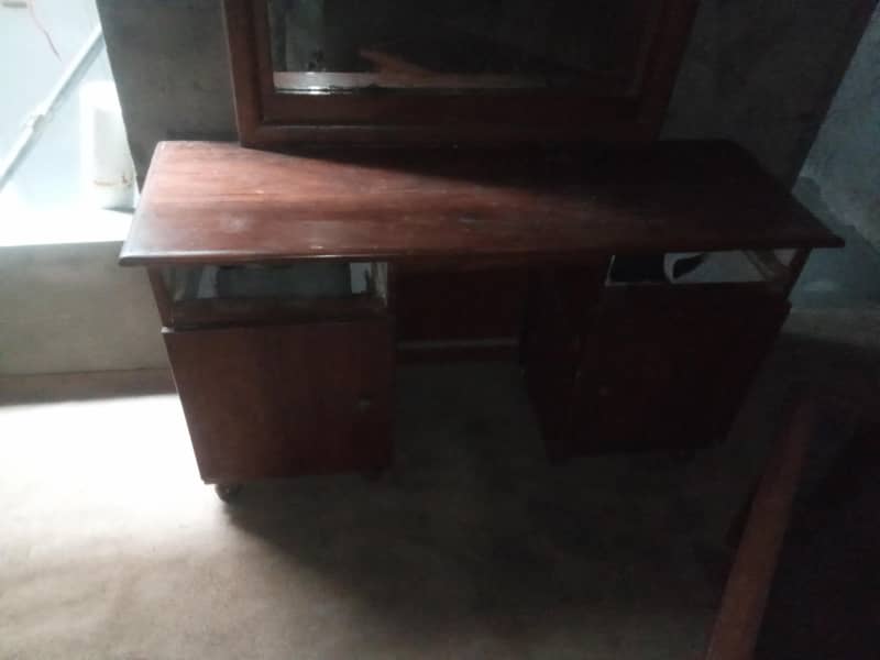 dressing table 1