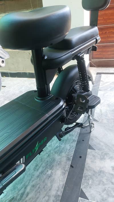 Electric scooty ibike flipper