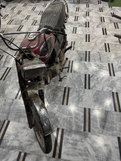 ravi cd 70 2saal sa band khari han full setting hona wali ha