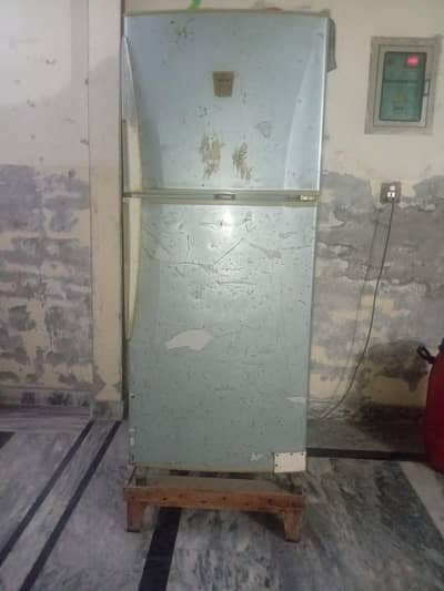 Dawlance freezer for sale condition 10 by 8.5 chalny my all ok hy