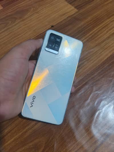 total orignal back papering bhi hui h no foult just one hand use h