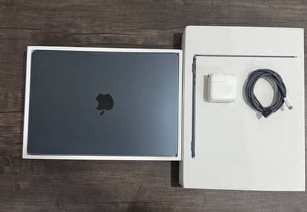 MacBook Air M3 (Midnight) 13-inch – Excellent Condition