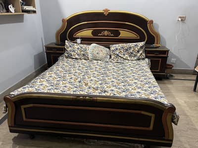 Double size bed with dressing table